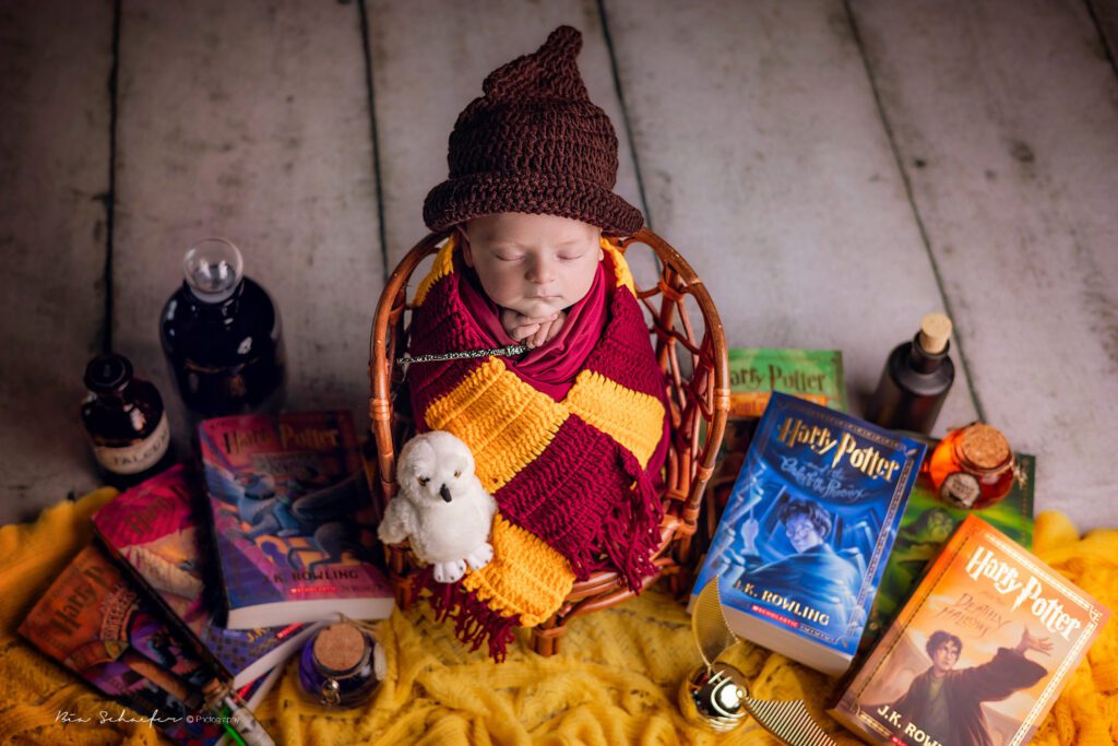 Harry Potter themed newborn session in Orlando and Central Florida. 